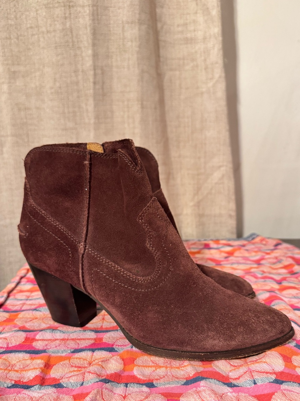 Frye Renee seam short ankle booties heeled suede leather brown 8